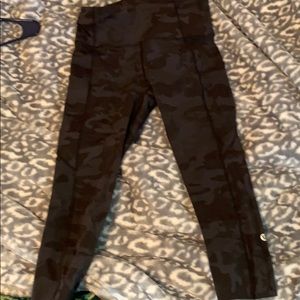 Lululemon leggings size 6